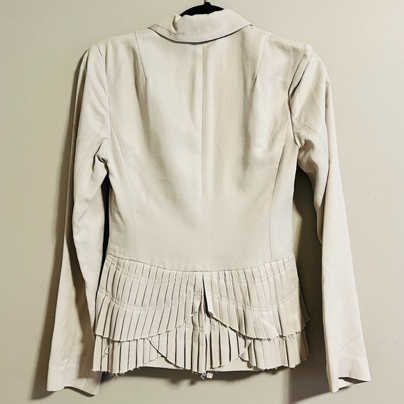 Banana Republic Soft Light Off-white Blazer Jacket with Pleated Details - Picture 3 of 13